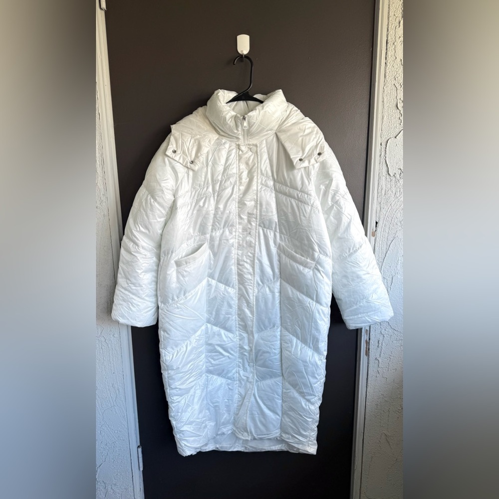 Stylish Pearl Shiny White Quilted Long Coat